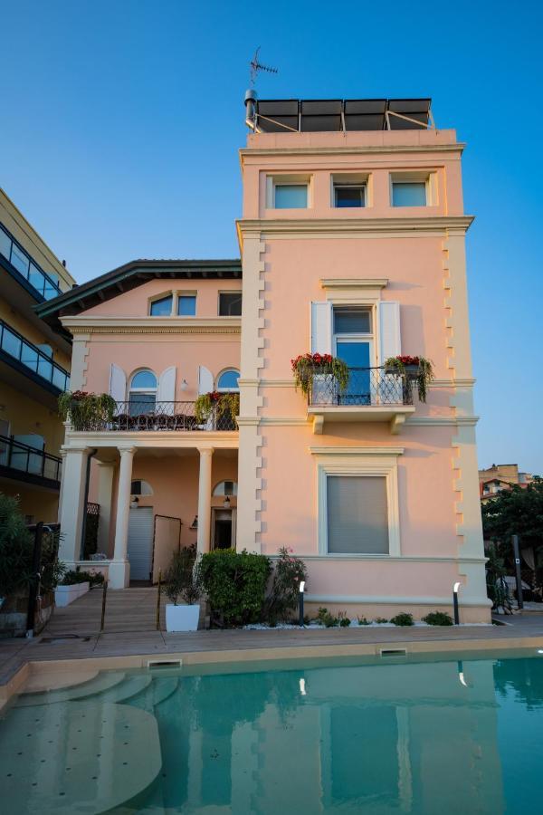 Villa Fiorita Cattolica Exterior photo