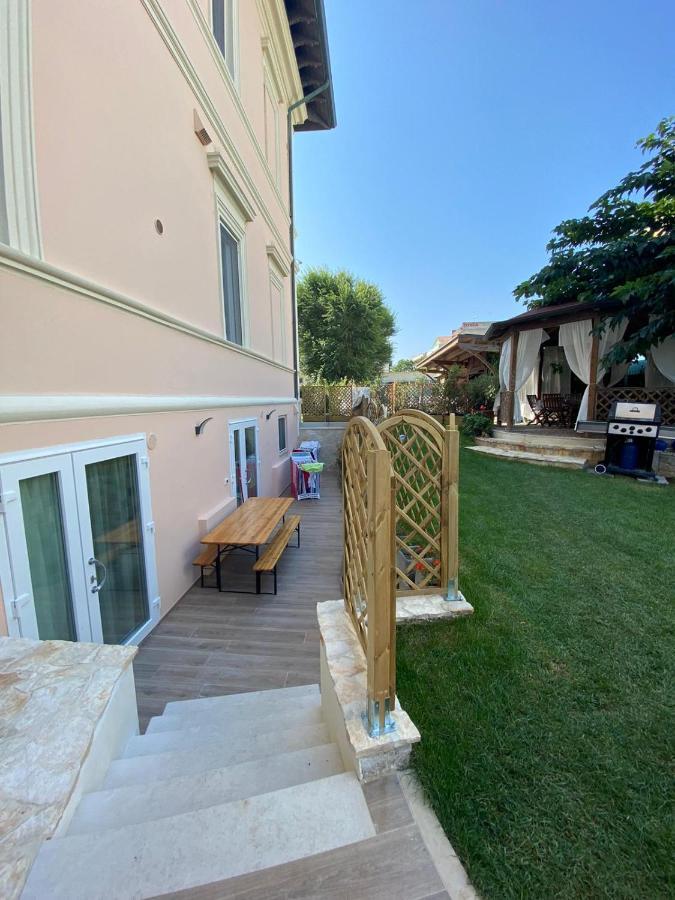 Villa Fiorita Cattolica Exterior photo